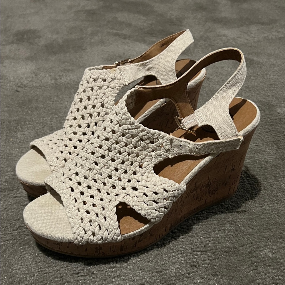 SO Women's Tan Wedge Sandals